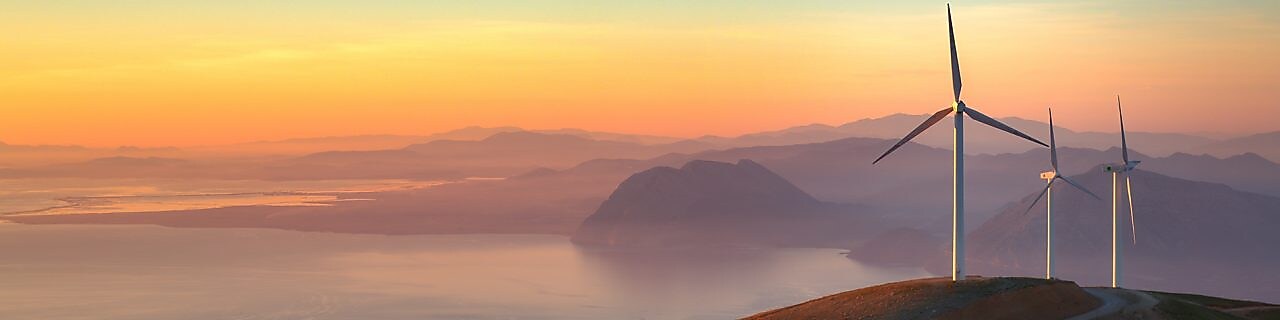 Paysage avec éoliennes