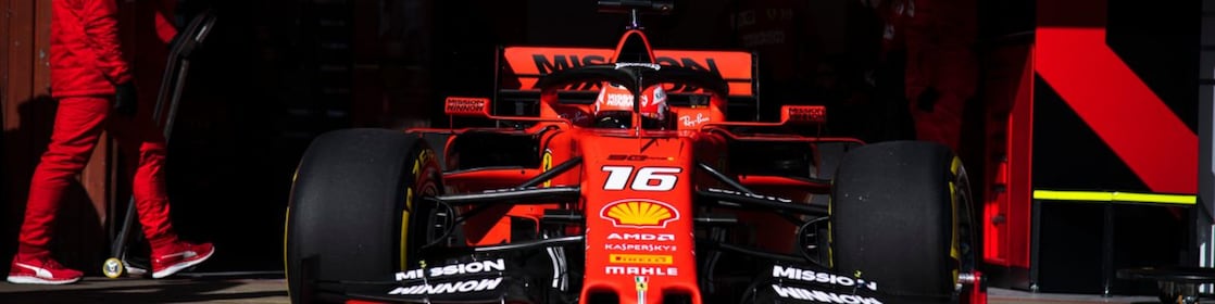 Le pilote de Formule 1 Ferrari Kimi Raikkonen au volant de sa Ferrari SF15-T