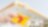 Shell Card tendue par quelqu'un dans une station-service Shell