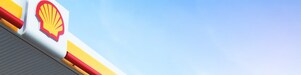 Logo avec coquillage pecten de Shell dans une station d'essence